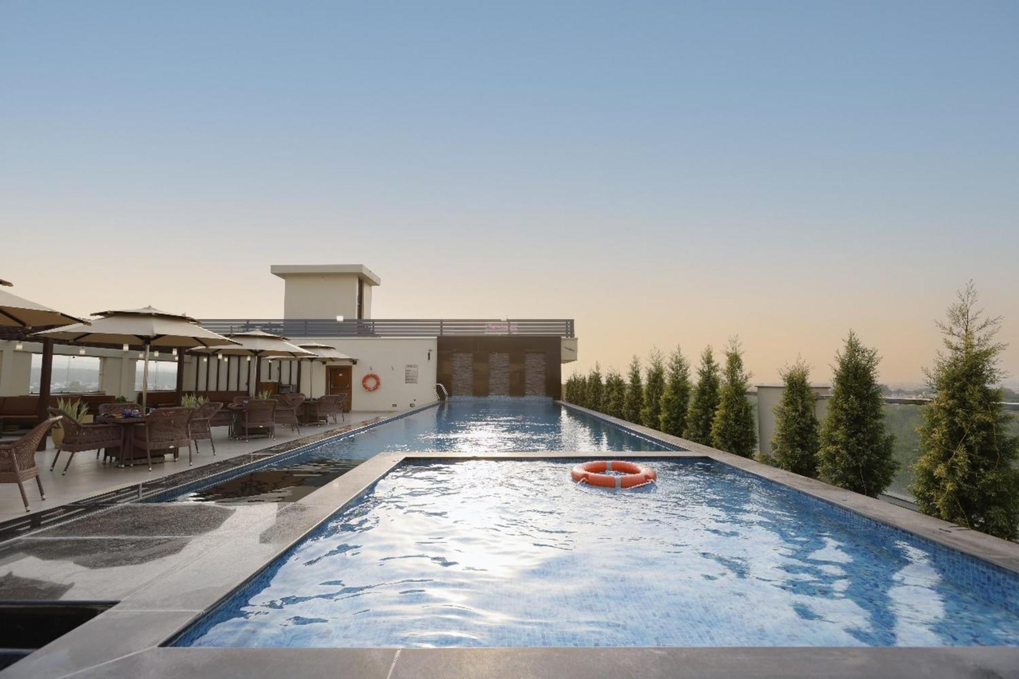 Regenta Dehradun By Royal Orchid Hotels Limited Eksteriør bilde