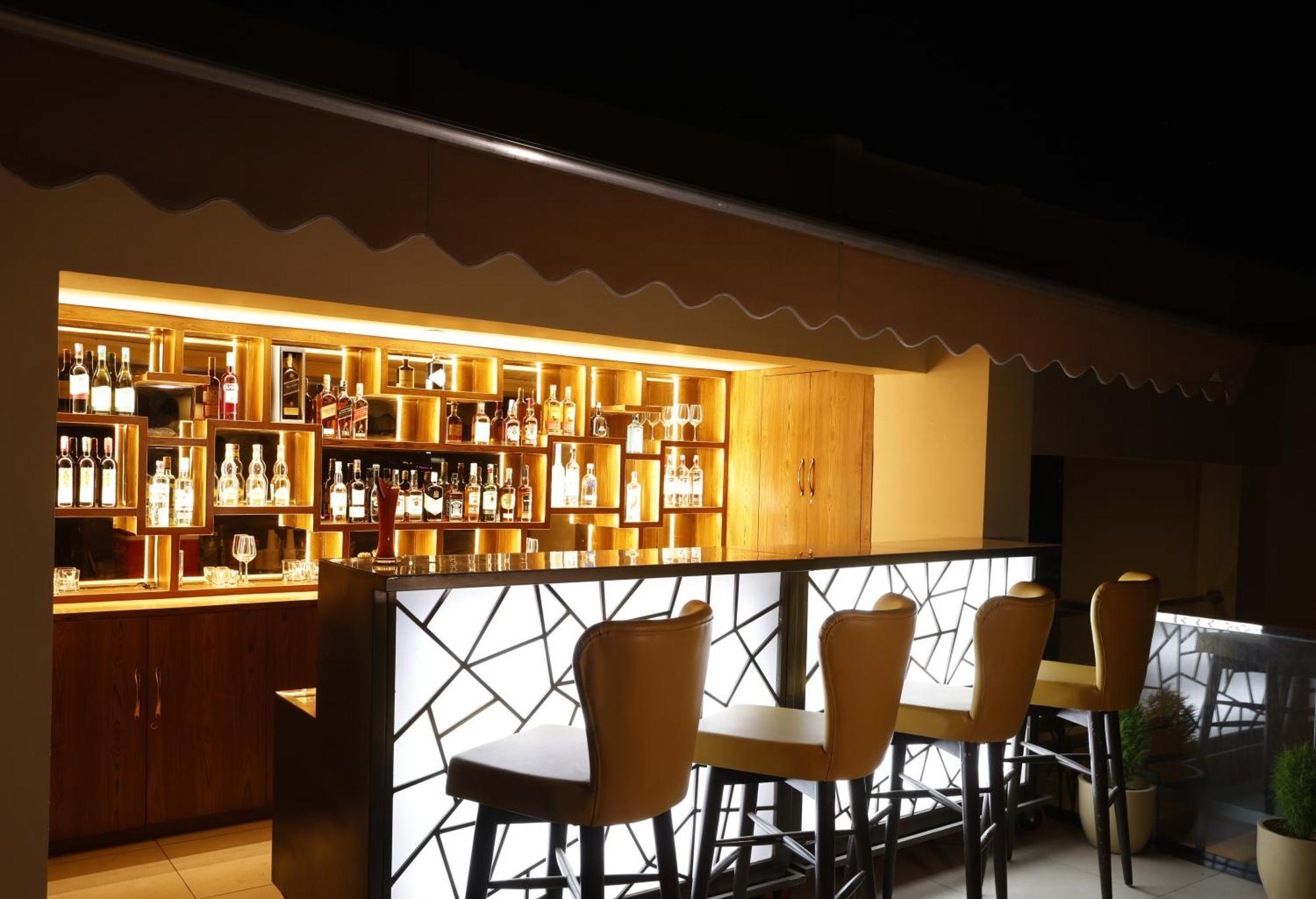 Regenta Dehradun By Royal Orchid Hotels Limited Eksteriør bilde